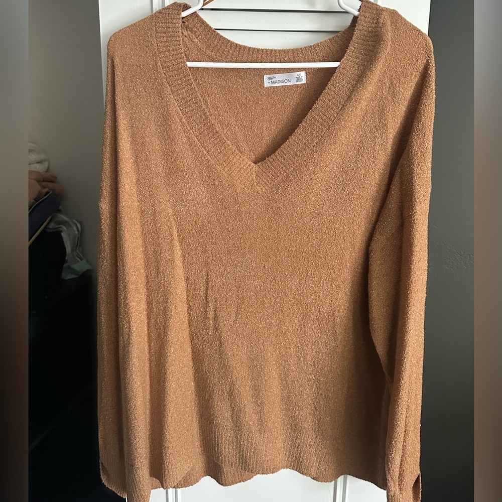 89th & Madison Women's V-Neck Sweater - Warm Tan